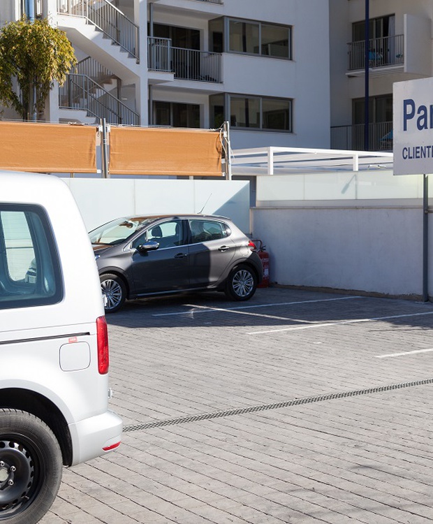 Parking Hotel Los Geranios